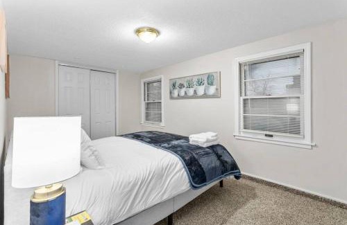 Rosedale Maison | Spacious 4BR - Close to KU, Westport, Plaza