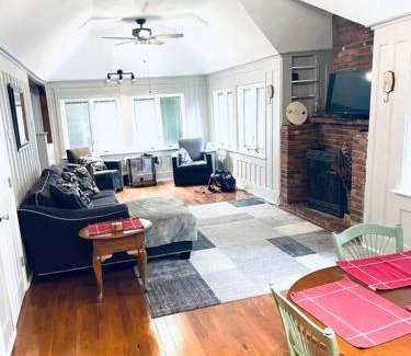 Shrewsbury Chalet De Ski | Only Minutes to Downtown Webster Groves