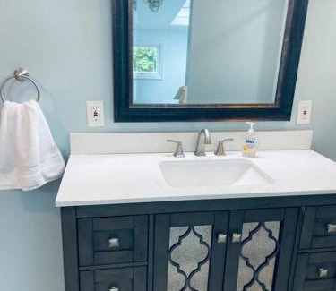 Shrewsbury Chalet De Ski | Only Minutes to Downtown Webster Groves