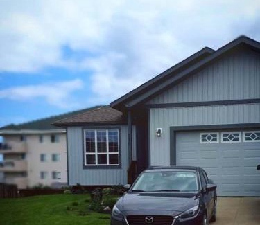 Cold Lake Maison | Cold Lake Retreat - 5 min walk to the beach & marina! (Pet Friendly)