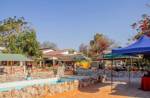 Tsumeb Maison | Hot Air Balloon Resort & Guesthouse (old TCL club)