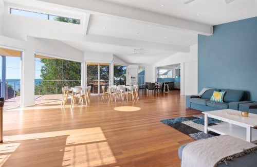 Toowoon Bay Maison | MODERN BEACH MANSION / 2 MINUTES FROM WATER