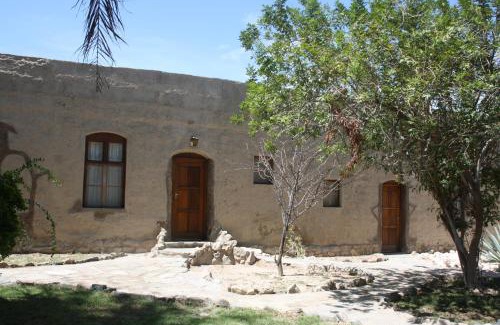 Sesfontein Hôtel | Fort Sesfontein Lodge & Safaris