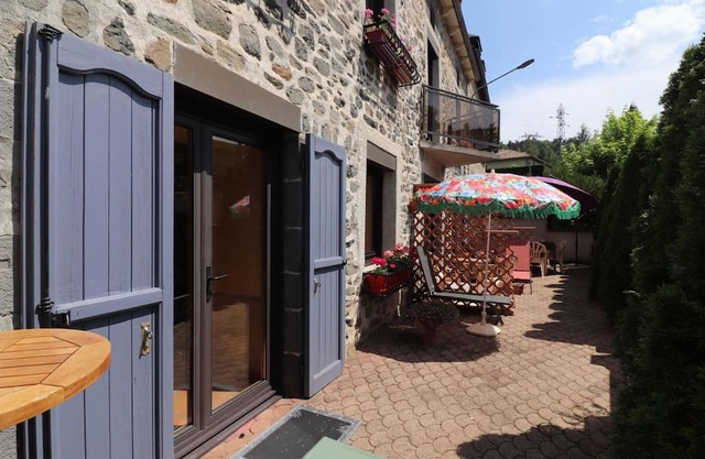 Gite Saint-Flour, 2 bedrooms, 5 persons