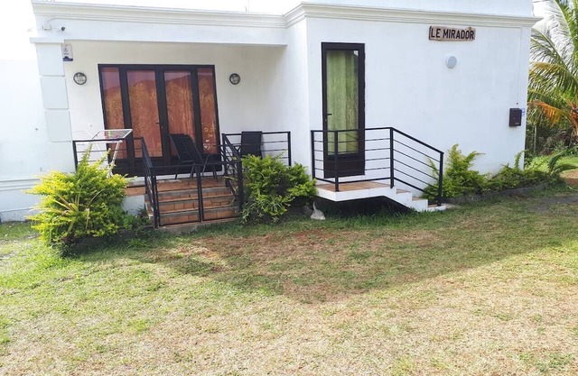 Homerez - Beautiful bungalow 10 km away from the beach for 4 ppl. at Chamarel