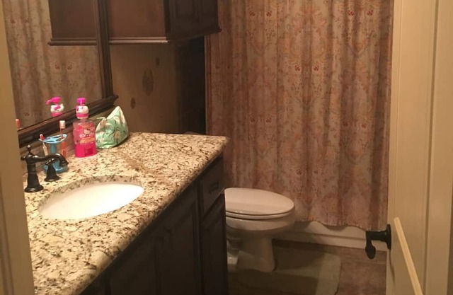 Chambre dans une belle maison près de OU ou OKC