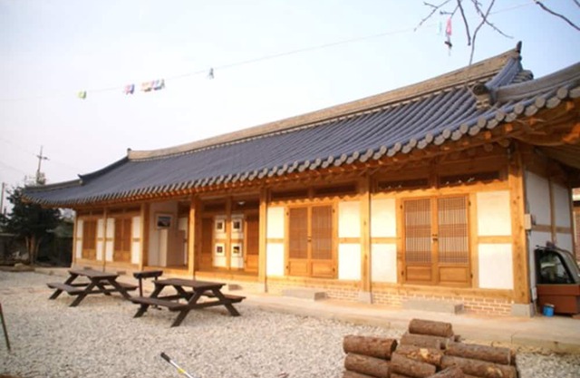 Reed House Hanok Pension