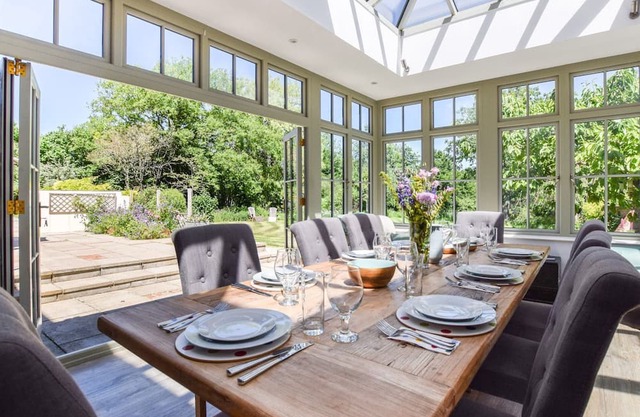 Old Manse - sleeps 10 guests in 5 bedrooms