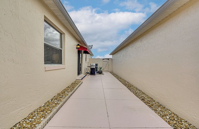 Renovated Villa Btwn Lake Sumter & Spanish Springs