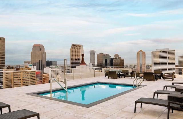 Charming 2-bedroom condo in fantastic New Orleans with fitness room, WiFi