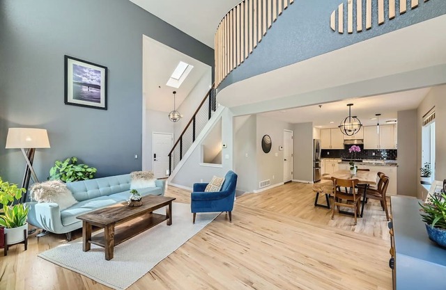 Stunningly Remodeled 3 bed 4 bath Light-Filled Townhome
