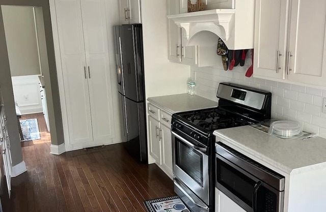 Charming 1-bedroom house in lovely Dallas with AC, WiFi