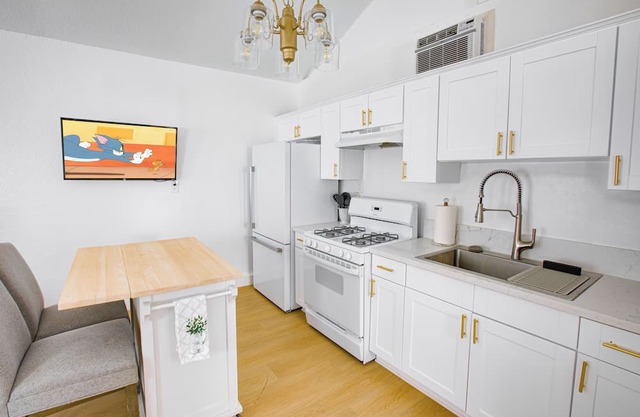 Private Studio Granada Hills| Near CSUN, Universal
