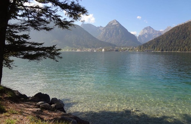 Beautiful apartment for 10 guests with WIFI, hot tub, TV, patio, pets allowed and parking