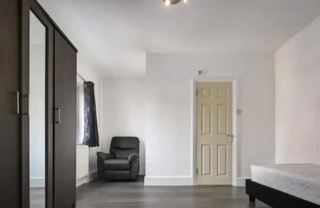 Limehouse Townhomes-4 bedrooms,3 bathrooms,Garden