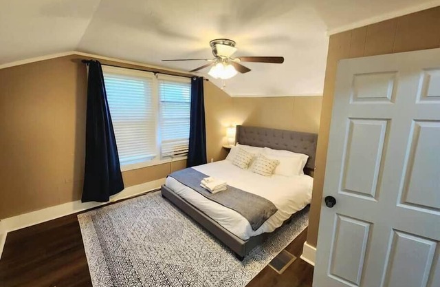 Cozy Private Room in Charming Shared Home