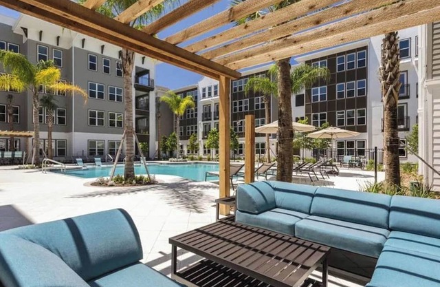 Barsala l Spacious 2BD with Resort Pool and Billiards Lounge