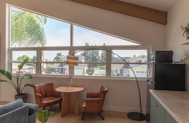 Huntington Beach Studio Loft Blocks from Ocean