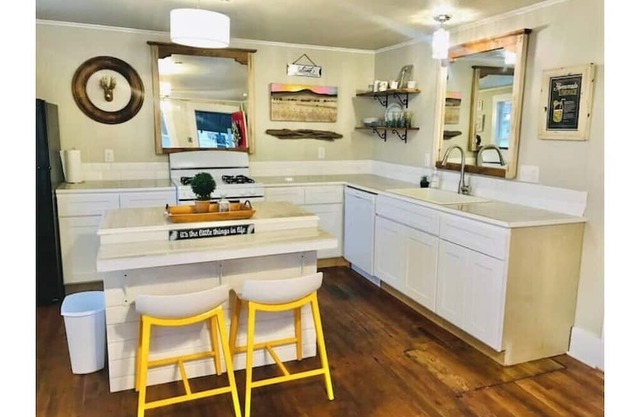 Amazing Loft- great location & price
