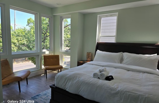 Spacious 6-bedroom townhome with parking in DC