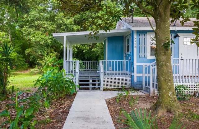 Dog friendly & cozy cottage with fire pit