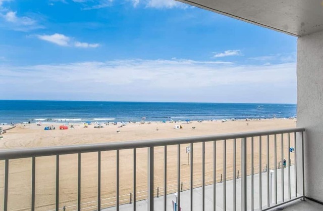 Va Beach, Beach Quarters, Labor Day Week