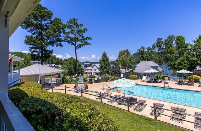 House #12 Sweet Home Alabama ( pet friendly) Pool View