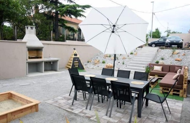 Holiday apartment Rijeka for 1 - 10 persons with 5 bedrooms - Holiday house