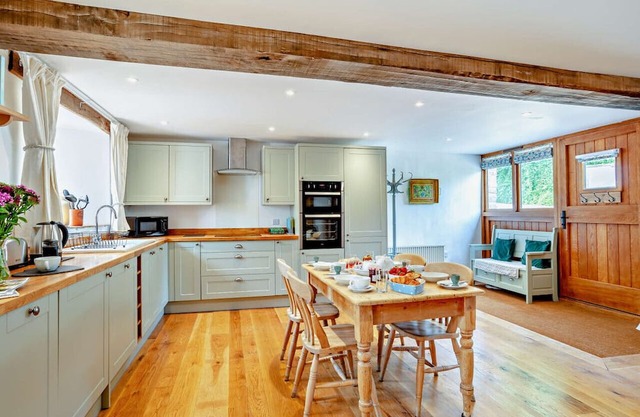 Town Living Farm - Hayloft