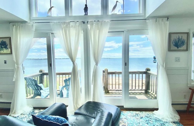 Private Ocean Front Beach House with 4 bedrooms Sleeps 8 Has a Mooring