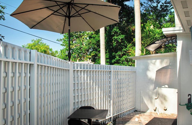 Private Cozy Guesthouse in Homestead