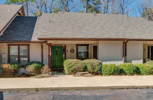 Cozy Townhome near Lake DeSoto!