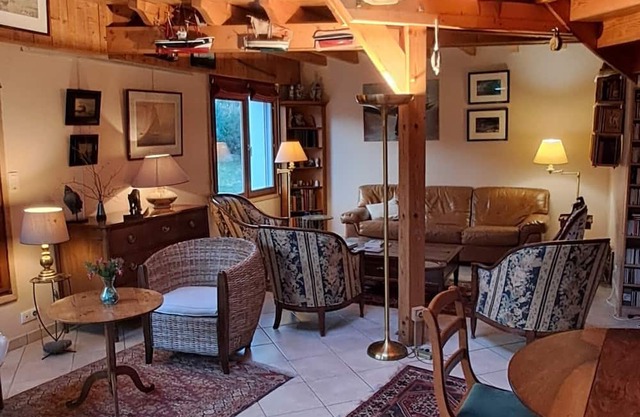 Family home located between Crach, Locmariaquer and Saint Philibert.