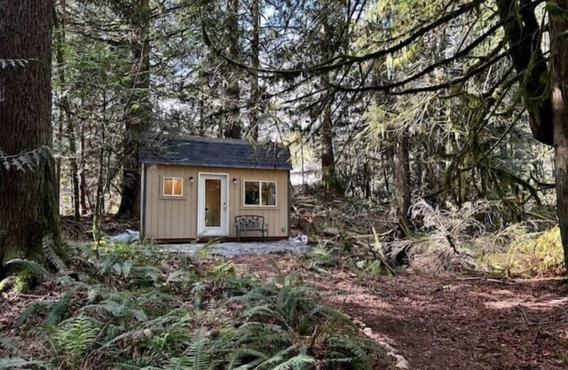 Tiny Hideaway Cabin