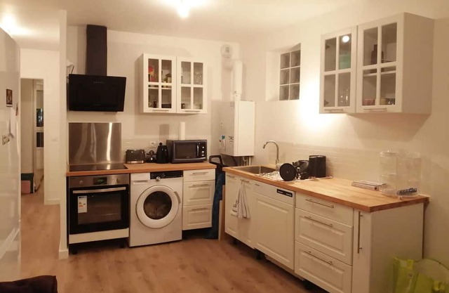 Homerez - Nice apartement for 4 ppl. with balcony at Montfermeil