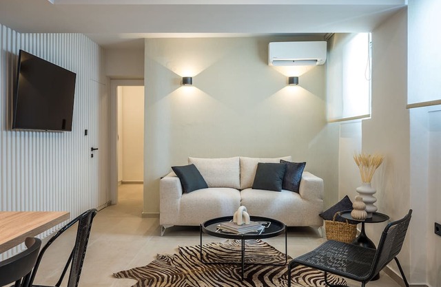 Elepoque Living - Luxury lower ground floor Apartment near the center