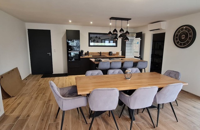 Bastelicaccia: Très Belle Villa Contemporaine Avec Piscine