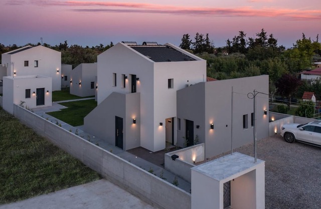 Theasea Luxury Suites- Studio 2