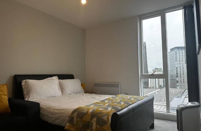 heart of Manchester close to city centre great transport links