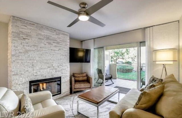 Luxury 2 bed / 2 bath Condo just off the strip