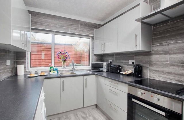 4 Bedroom Kingston House