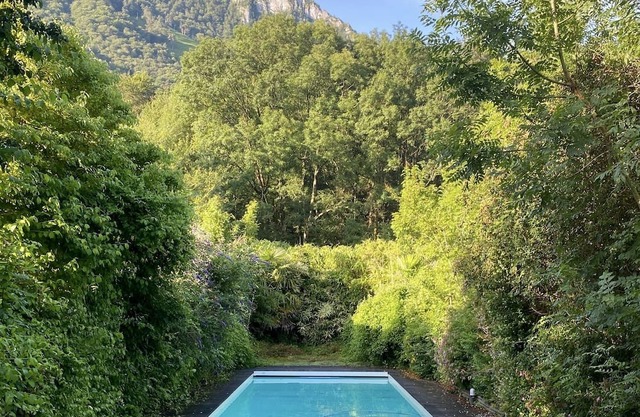 Le Mouton Bleu, Chambres D'hôte de Charme au Pied des Montagnes en Vallée D'aspe