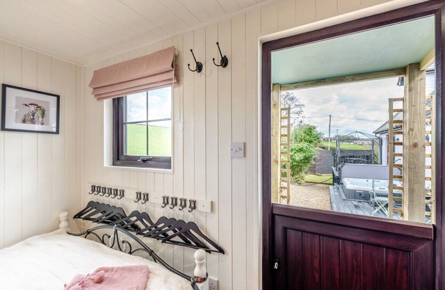 Little Bo Peep - One Bedroom House, Sleeps 2