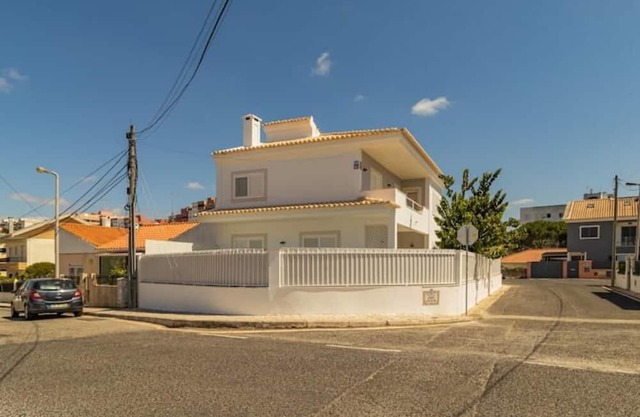 Villa Penedo, like a swimming pool and barbecue- Parede