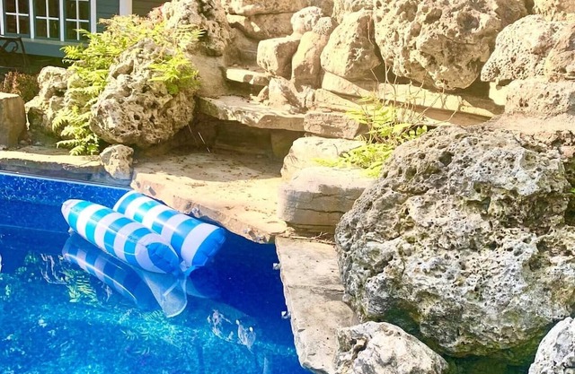 The Serenity Home Pool/Yoga/Game Room by the Lake