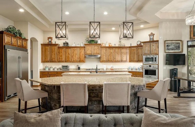 Beautiful Desert Mountain Views Luxurious Estate Living