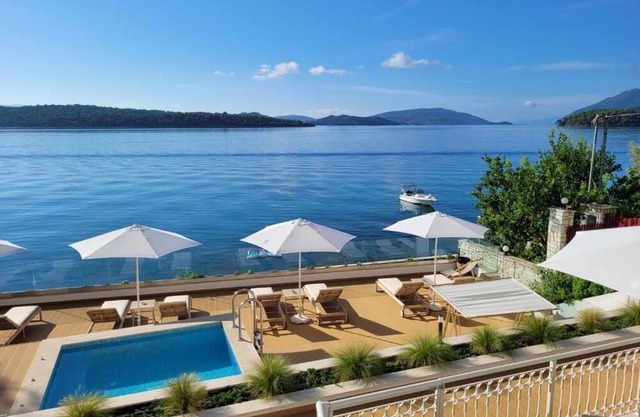 Lefkada Blue Luxury Apartments B1, Perigiali deck level