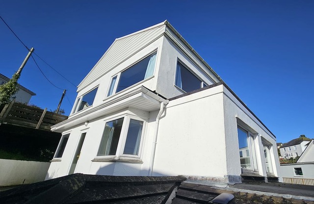 Whitestones - sleeps 8 guests in 4 bedrooms