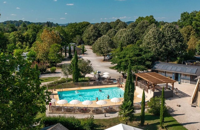 Chalet 3 étoiles - Piscine - eehigd