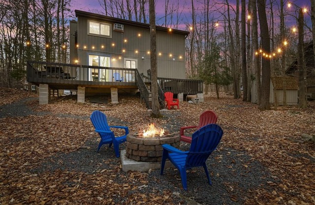 Charming Lake Retreat: Family-Friendly with Hot Tub & Firepit